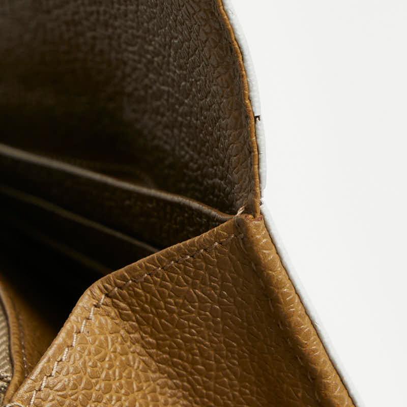 【BIGお買い物ラリー★30%OFFセール中】ブルガリ BVLGARI ポーチロゴプレート ホワイト×シルバー レディース 中古 BVLGARI（ブルガリ） ミレリゲ 長財布 ホワイト レザー レディース