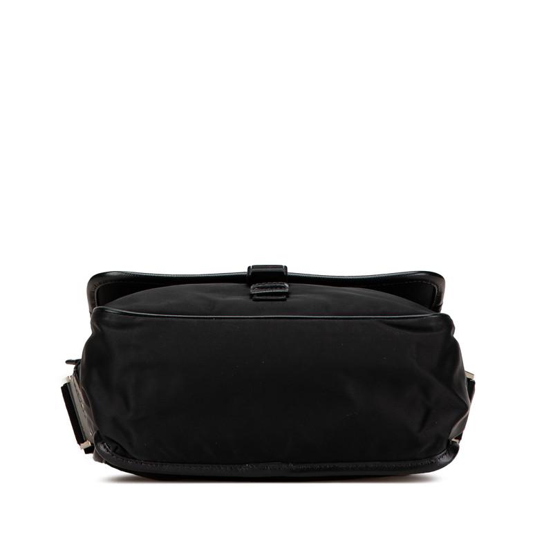 プラダ 三角ロゴプレート 斜め掛け ショルダーバッグ ナイロン レディース PRADA 【228-89975】 PRADA（プラダ） 三角ロゴプレート 斜め掛け ショルダーバッグ