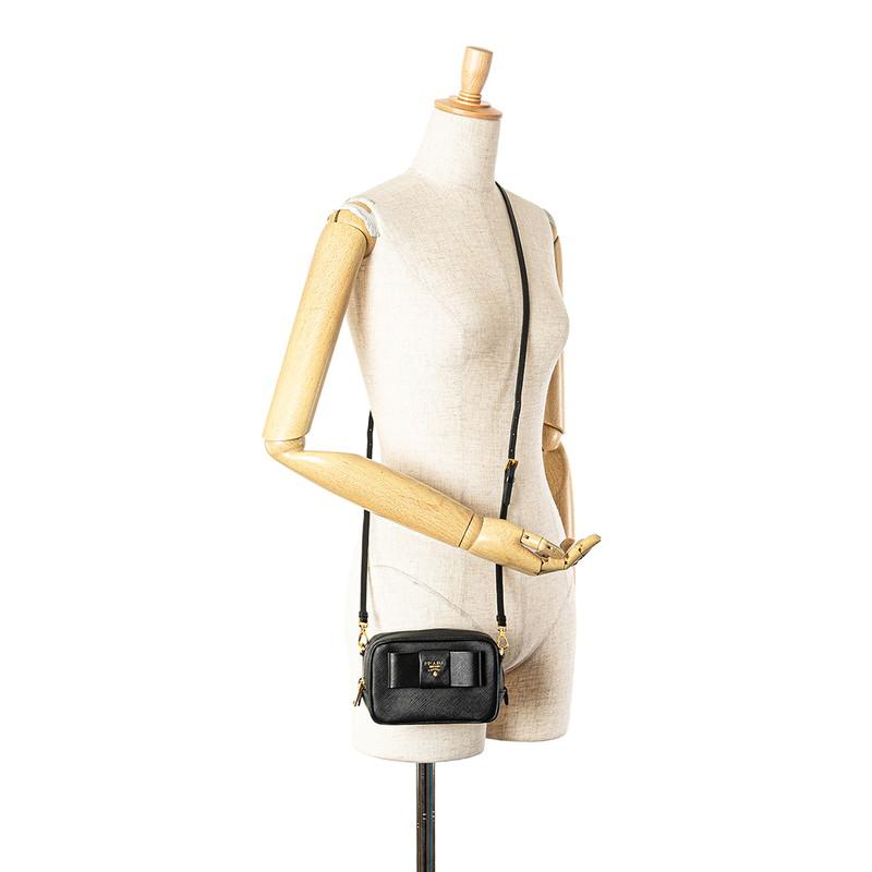 PRADA プラダ リボン モチーフ 斜め掛け ミニ ショルダーバッグ PRADA プラダ リボン モチーフ 斜め掛け ミニ ショルダーバッグ