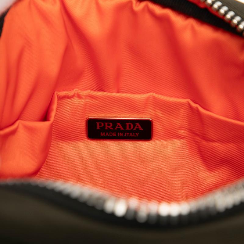 PRADA（プラダ） 三角ロゴプレート クラッチバッグ セカンドバッグ