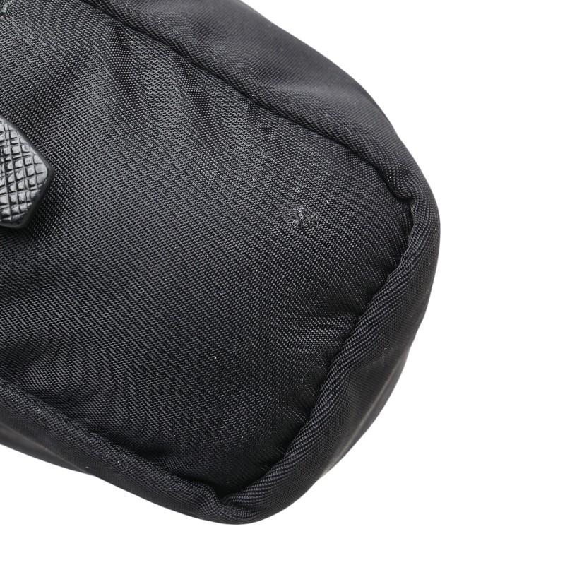 PRADA プラダ ポーチ ヴェラ トライアングルロゴ 現行品 PRADA（プラダ） ヴェラ Re-Nylon トライアングルロゴ ポーチ 小物入れ