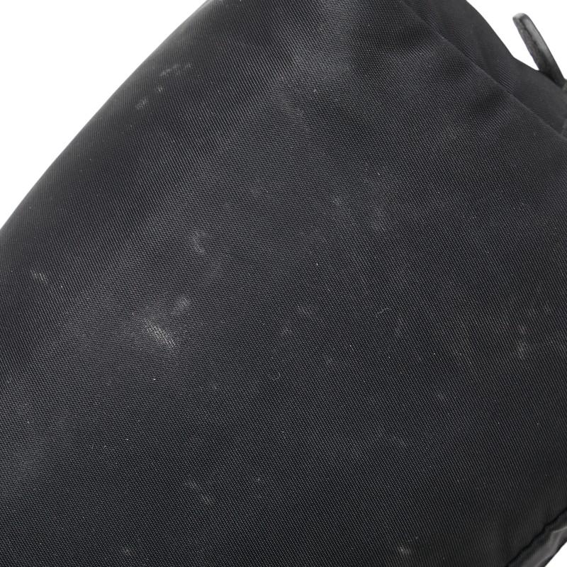 PRADA（プラダ） ヴェラ Re-Nylon トライアングルロゴ ポーチ 小物入れ