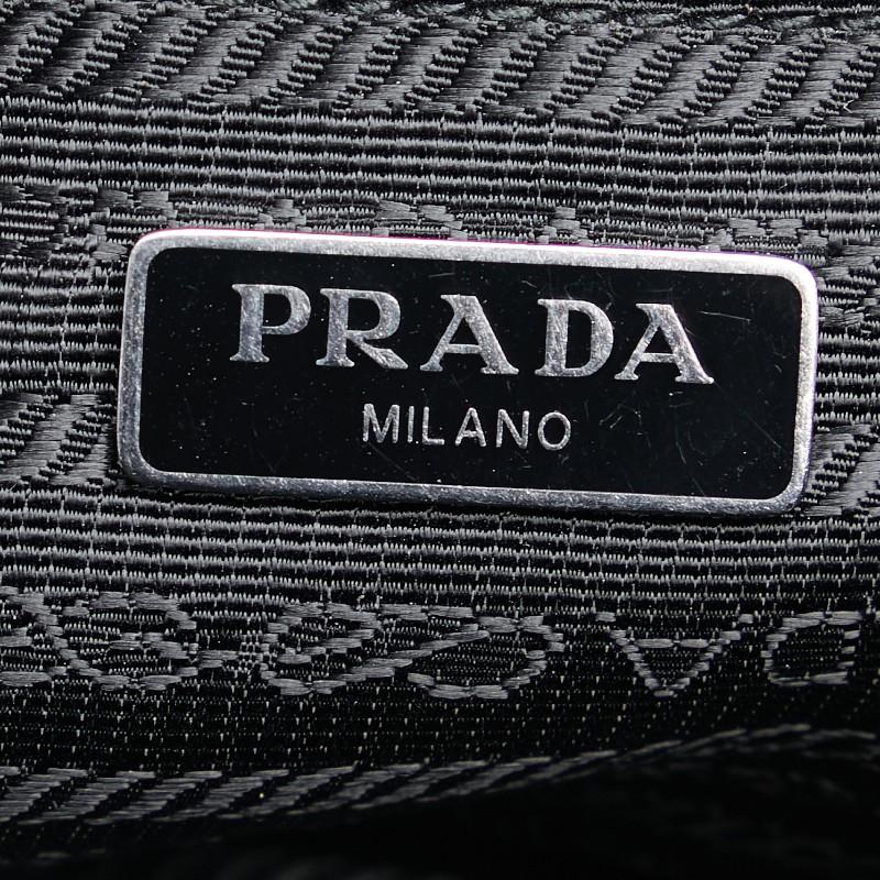 PRADA（プラダ） ヴェラ Re-Nylon トライアングルロゴ ポーチ 小物入れ