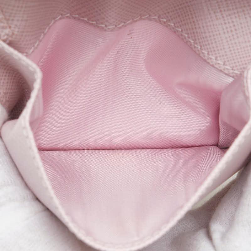 PRADA（プラダ） エンボスロゴ 二つ折り財布 ピンク サフィアーノ