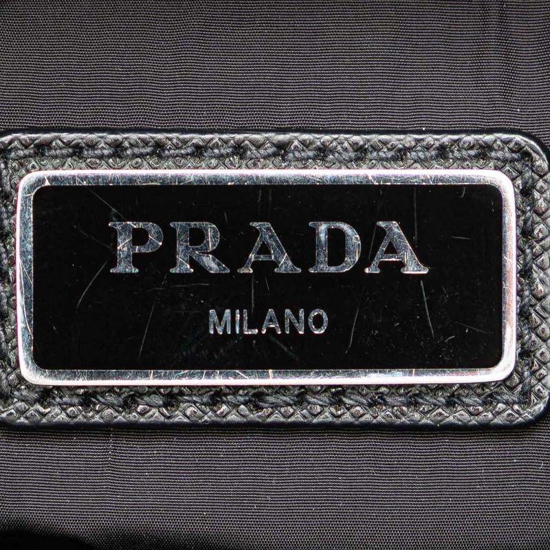 PRADA（プラダ） 三角ロゴプレート ショルダーバッグ 2VH055 ブラック