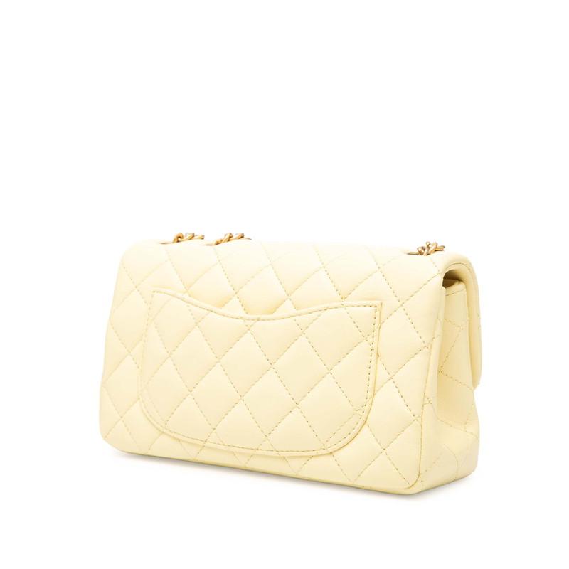 CHANEL ミニマトラッセル　イエローベージュ CHANEL ミニマトラッセル イエローベージュ 24C☆》CHANEL ミニ