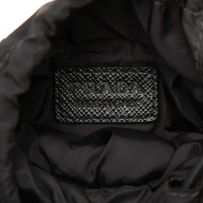 ※AMUAMUさま専用※PRADAプラダロゴプレートRe-Nylon PRADA（プラダ） 三角ロゴプレート Re-Nylon リナイロン 首掛け