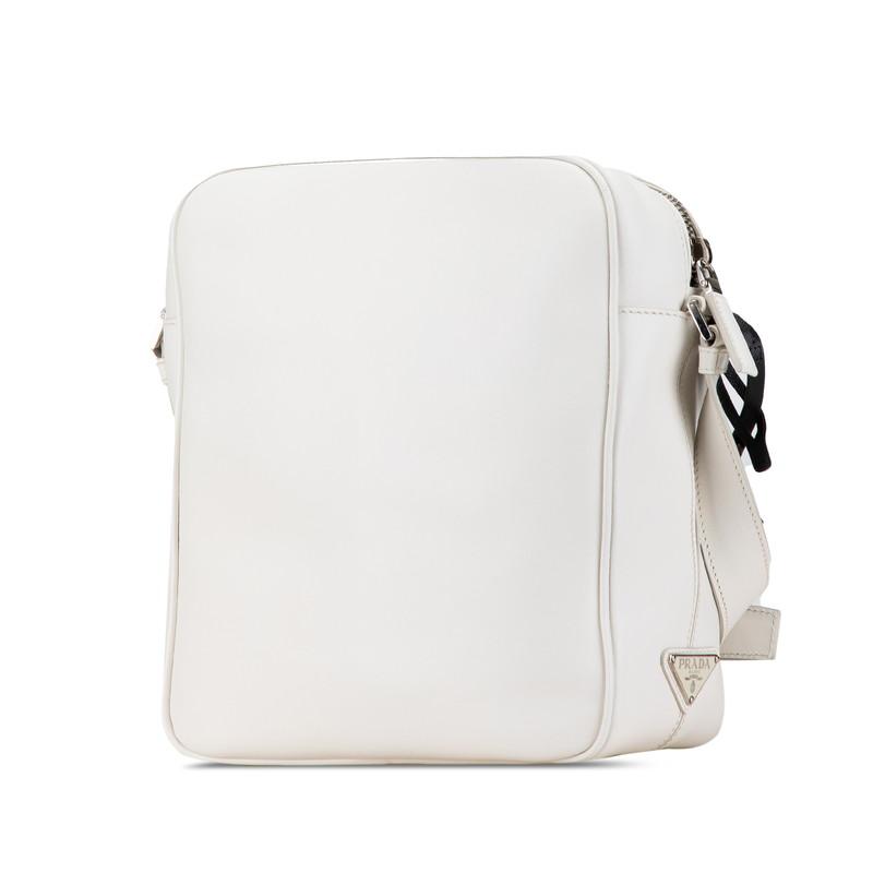 PRADA ホワイト 三角ショルダーバッグ