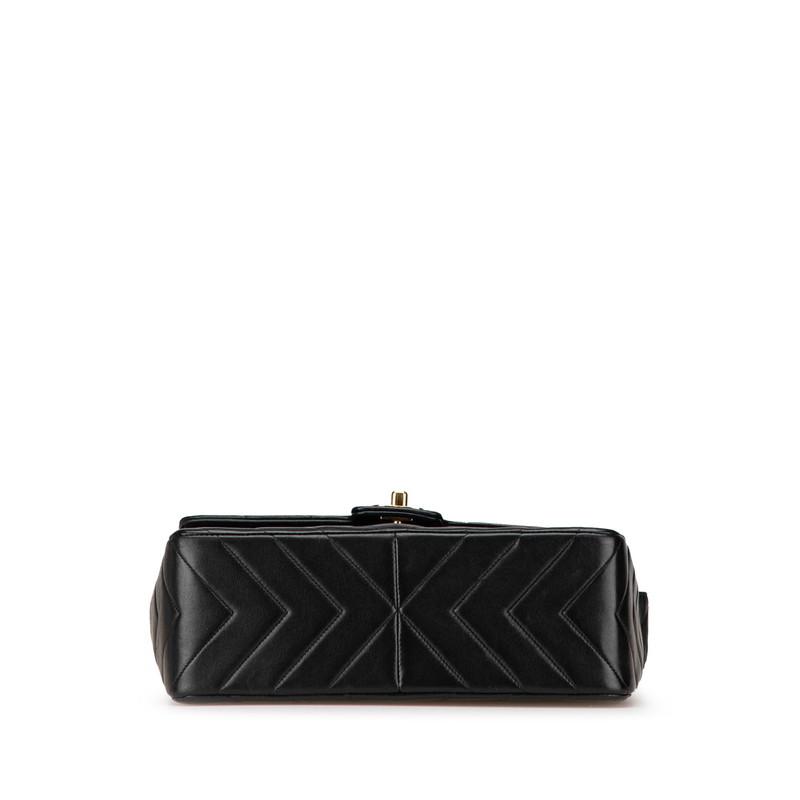 【CHANEL】シャネル シェブロン ココマーク Vステッチ ヴィンテージ ラムスキン 黒 レディース ショルダーバッグ CHANEL（シャネル） シェブロン ココマーク Vステッチ ヴィンテージ