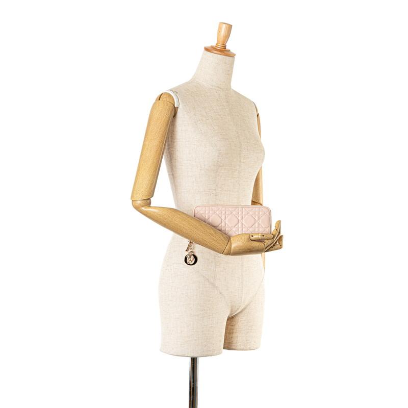 Dior ディオール　カナージュ　ラウンドファスナー　財布 ディオール カナージュ ラウンドファスナー 長財布 ピンク レザー