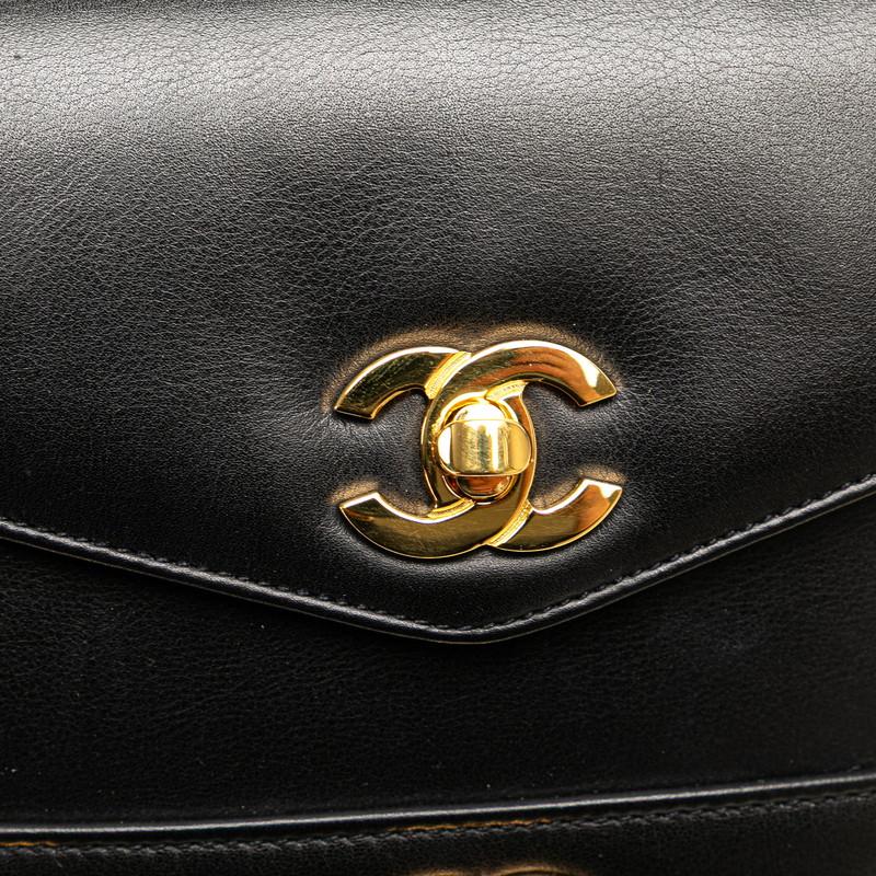 シャネル トリプルココマーク ショルダーバッグ ウエストバッグ 80/32 ブラック レザー レディース CHANEL 【中古】の画像