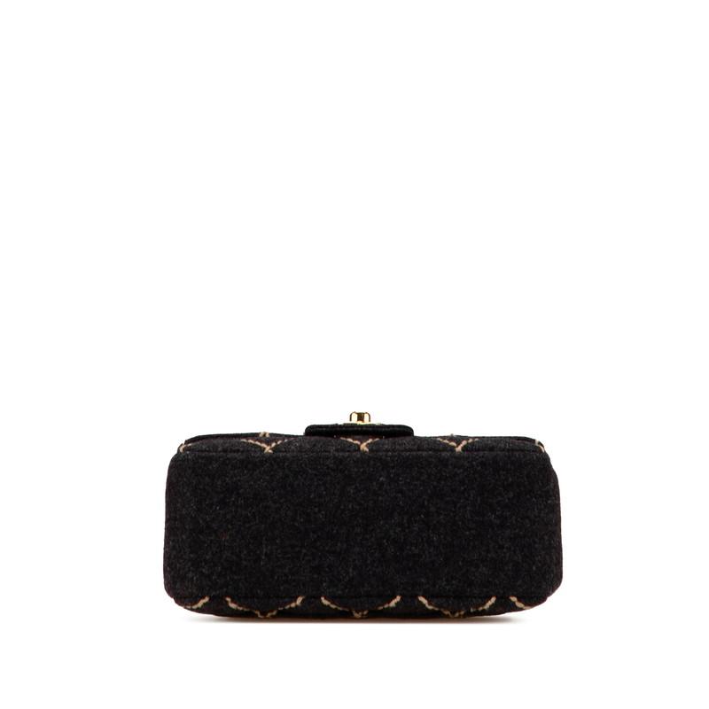 CHANEL（シャネル） ワイルドステッチ ミニマトラッセ チェーン
