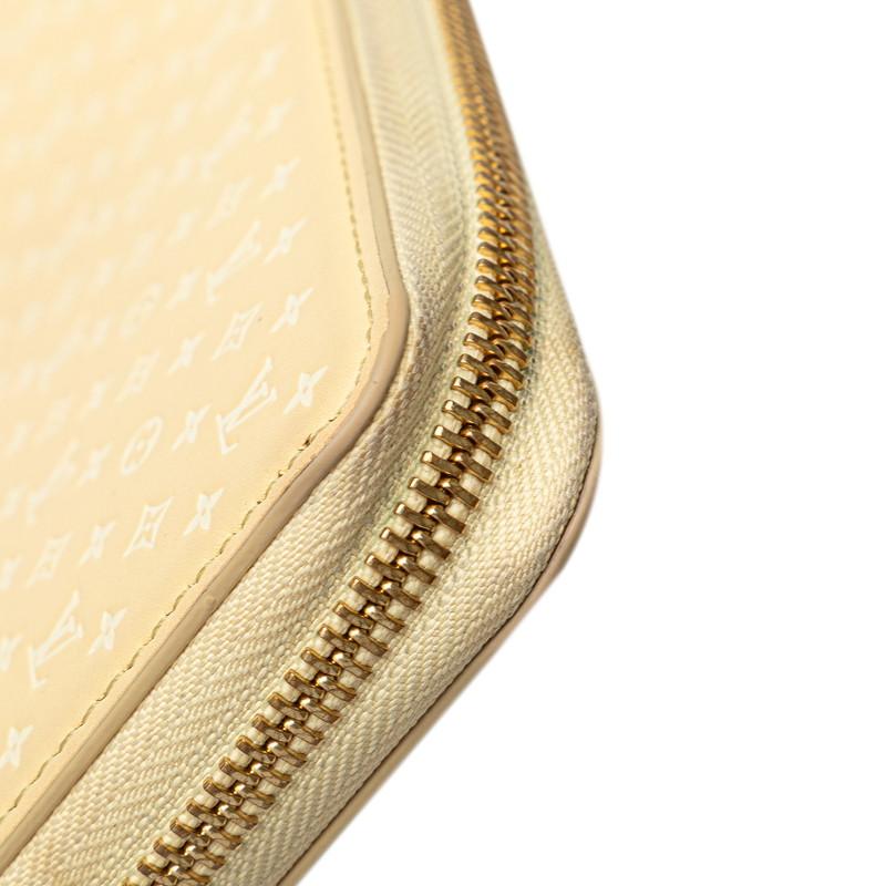 LOUIS VUITTON（ルイ・ヴィトン） ルイ ヴィトン ナノグラム ジッピー