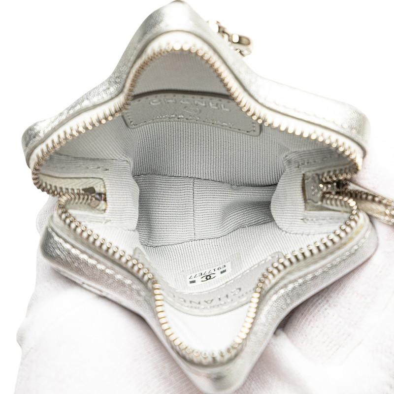 シャネル マトラッセ ココマーク スター ケース ミニポーチ シルバー ラムスキン レディース CHANEL 【中古】 CHANEL（シャネル） マトラッセ ココマーク スター コインケース