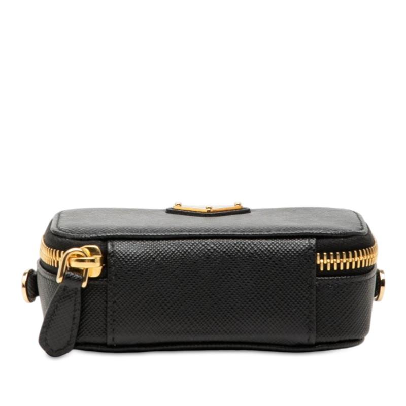 PRADA プラダ スエード ゴールドチェーン 三角ロゴ ショルダーバッグ PRADA（プラダ） 三角ロゴプレート チェーン ショルダーバッグ ミニ