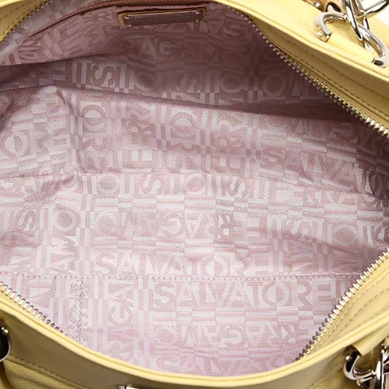 サルヴァトーレフェラガモ ガンチーニ ショルダーバッグ AB-21 8402