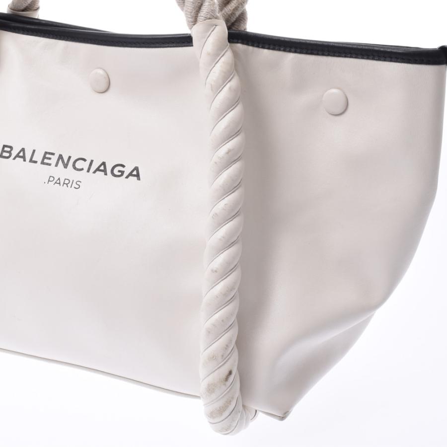 BALENCIAGA ロープハンドル ネイビーカバ 白 ハンドバッグ BALENCIAGA ロープハンドル ネイビーカバ 白 ハンドバッグ