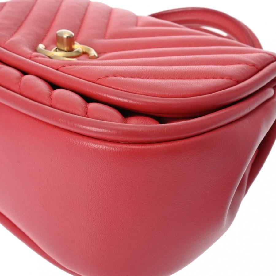 CHANEL（シャネル） Vステッチ チェーンショルダー 17cm シェブロン