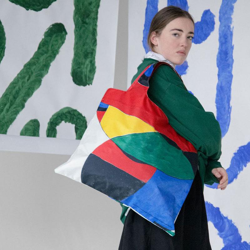 LOQI ローキー:ミュージアム コレクション Woman, Bird and LOQI ローキー:ミュージアム コレクション Woman, Bird and