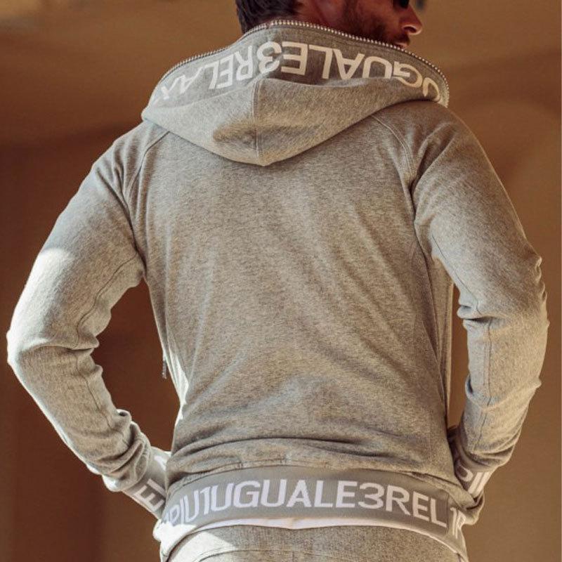 1PIU1UGUALE3 RELAX ウノピゥウノウグァーレトレ リブロゴパーカー