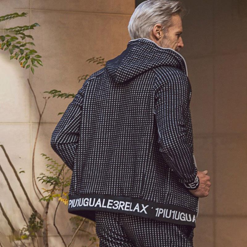 1PIU1UGUALE3 RELAX 爆買 ウノピゥウノウグァーレトレ リラックス