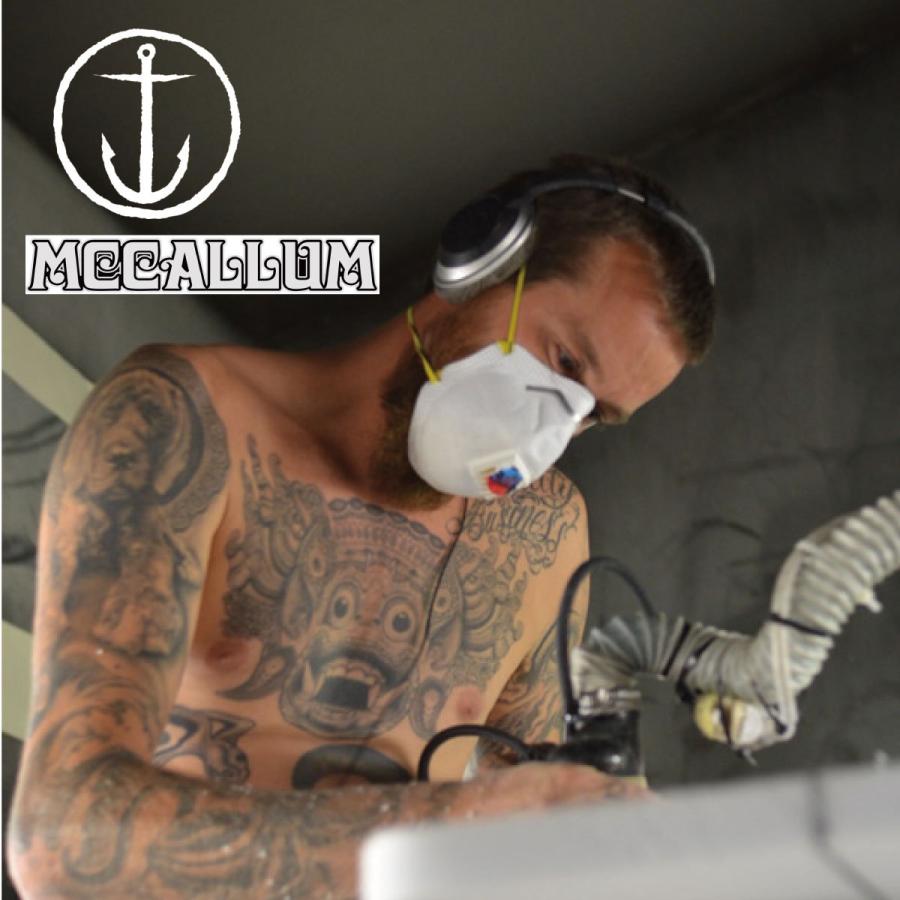 CAPTAIN FIN Captain Fin Jeff McCallum Glow Glass 9 inch