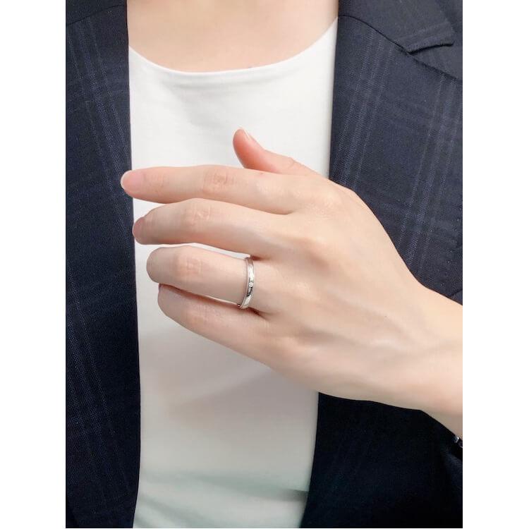 結婚指輪 チタン 安い プラチナ コンビ ダイヤモンド ペアリング マリッジリング チタン シンプル 人気 ブランド 刻印無料 ストレート メンズ レディースの画像