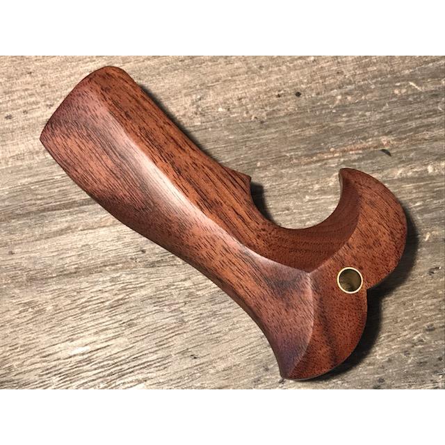 イーナンバープロダクツ フィッシュテールグリップ サムレスト : GIZMO