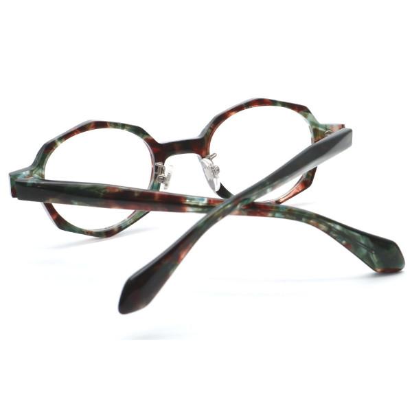 Less than human（レスザンヒューマン） 【less than human】レスザン