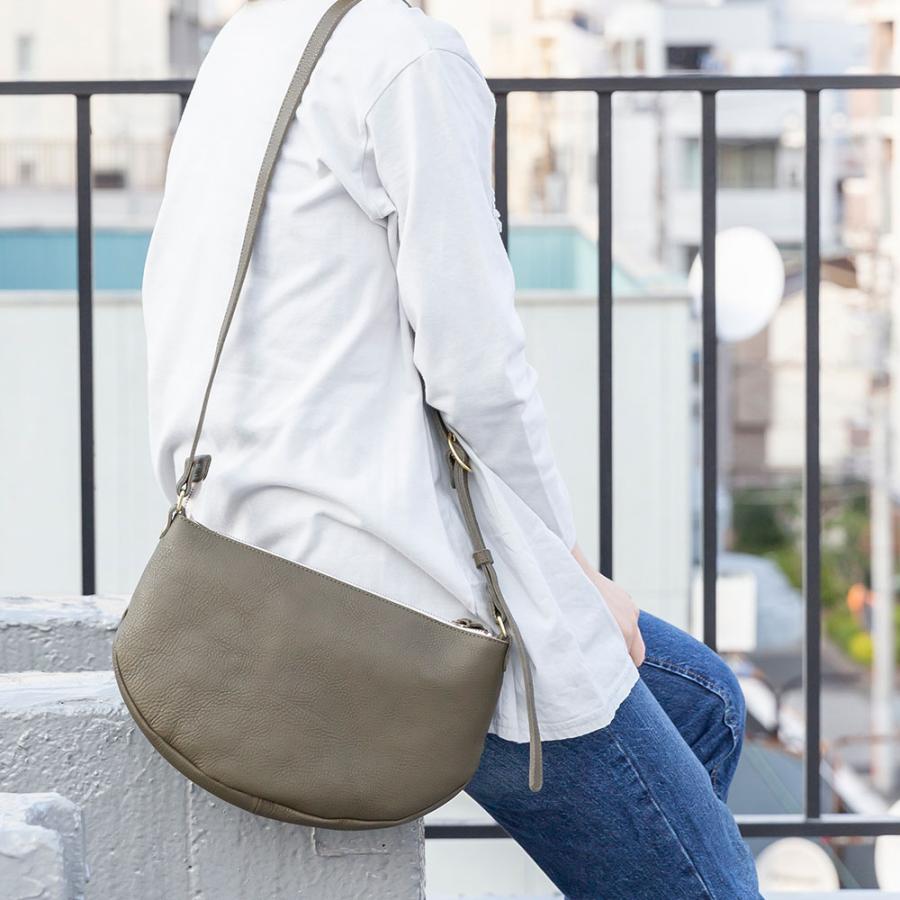 新品★kanmi★カンミ★ピタパン ショルダーバッグキャメル kanmi Kanmi. カンミ ピタパン ショルダーバッグ B21-55