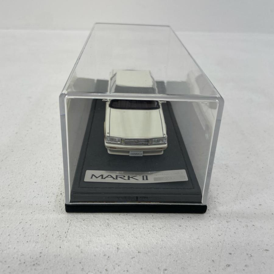 中古】 1/43 Toyota MarkII Grande (GX71) White/Gold[イグニッション