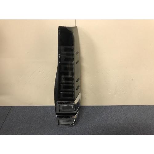 【GP美品】純正品 トヨタ ヴォクシー ZRR80/ZWR80 テールランプ 右 81551-28700