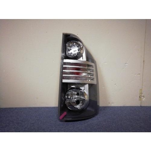 【GP美品】純正品 トヨタ ヴォクシー ZRR70系 テールランプ 左 81561-28441