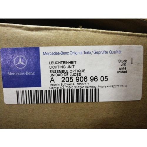 【GP美品】純正品 メルセデスベンツ Cクラス W205 ヘッドランプ 右 A2059069605の画像