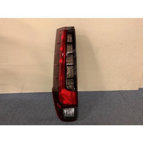 【GP美品】純正品 トヨタ ノア/エスクァイア ZRR80/ZWR80 テールランプ 左 81561-28630