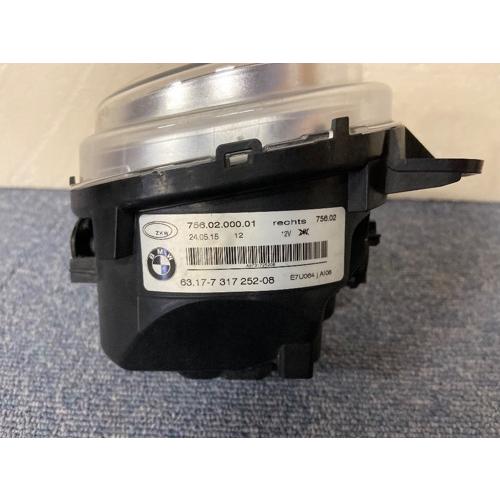 【GP美品】純正品 BMW X3/X4/X5/X6 F25/F26/F15 フォグランプ 右 63177317252の画像