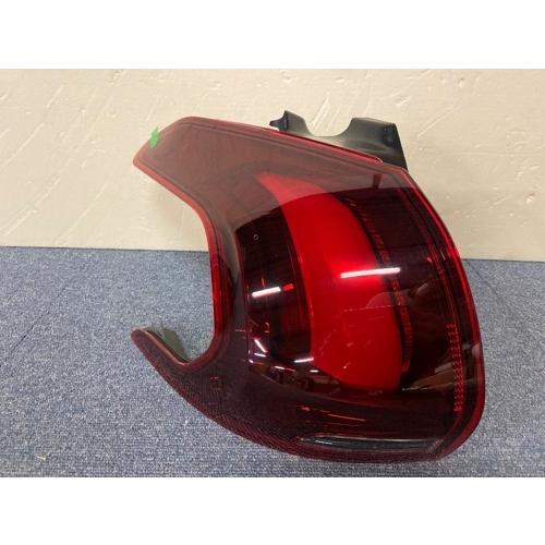 【GP美品】純正品 プジョー A94F テールランプ 左 9826730480