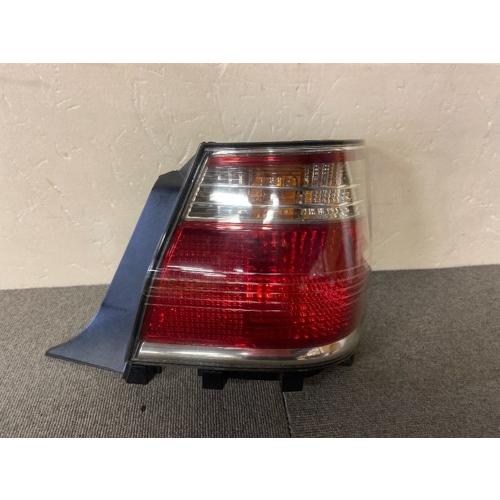 【GP美品】純正品 トヨタ クラウン JZS171 テールランプ 右  81551-3A060