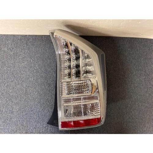 【GP美品】純正品 トヨタ プリウス ZVW30 テールランプ 右 81551-47122