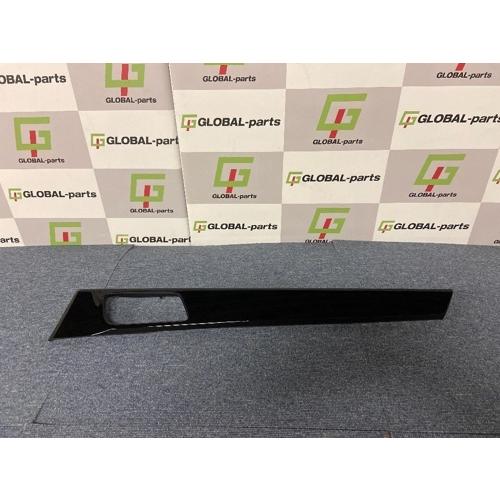 【GP美品】文句なし品 ポルシェ パナメーラ  リアドアトリムモールディング 右 971867068AB0V3 外装モール-ドレスアップ用品