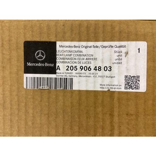 【GP美品】純正品 メルセデスベンツ Cクラス W205 テールランプ 右 A2059064803の画像