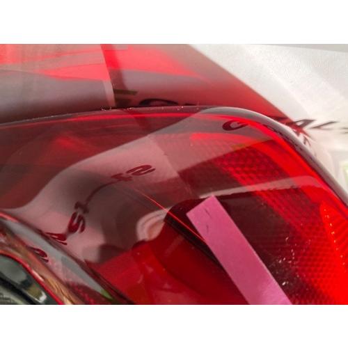 【GP美品】純正品 トヨタ アルファード AYH30/GGH30系/AGH30系 テールランプ 右 外側 81550-58180の画像