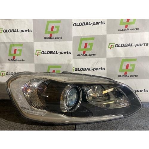 【GP美品】純正品 ボルボ XC60 ヘッドランプ 右 31698811