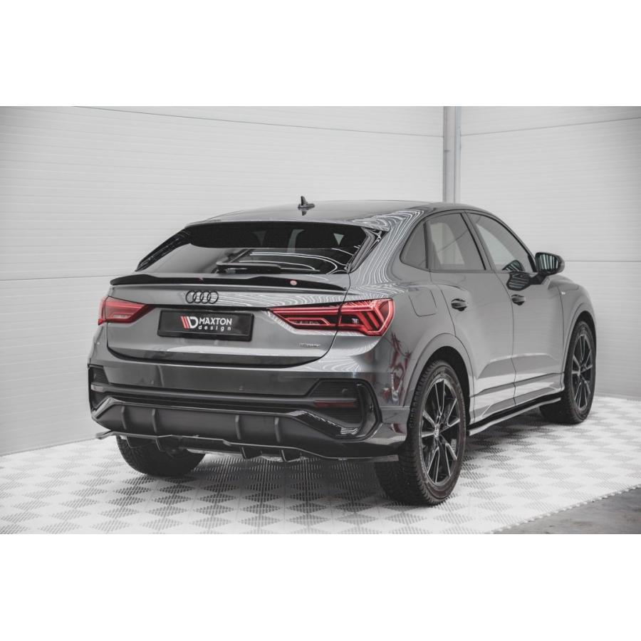 Audi アウディ Q3 スポーツバック Sライン リア センター 