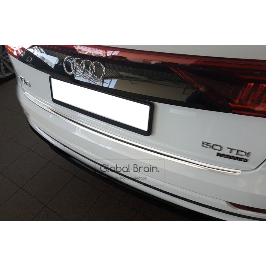 Audi（アウディ） Q8 リア バンパー プロテクター ガード シルバー
