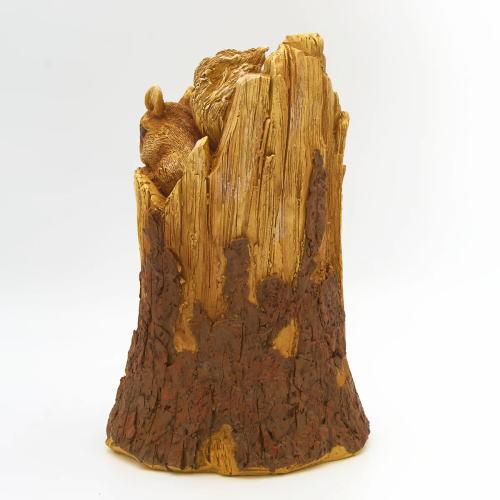 子リス in 切り株 置物 木彫り風 : グロリアスエンジェル代官山 - 通販