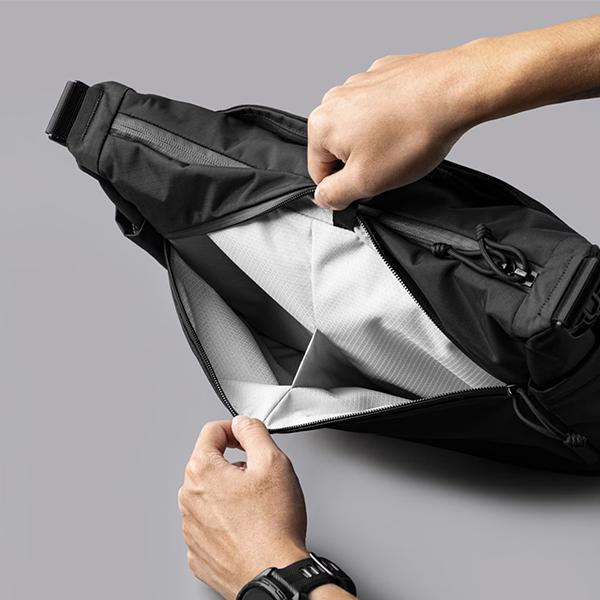 アルパカ ALPAKA スリング/ショルダー バッグ FLIGHT SATCHEL