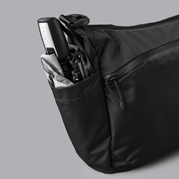 アルパカ ALPAKA スリング/ショルダー バッグ FLIGHT SATCHEL