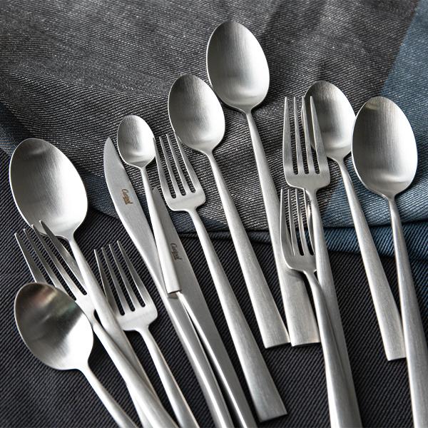 Cutipol クチポール デュナブラッシュド DUNA BRUSHED テーブル Cutipol クチポール デュナブラッシュド DUNA BRUSHED テーブル