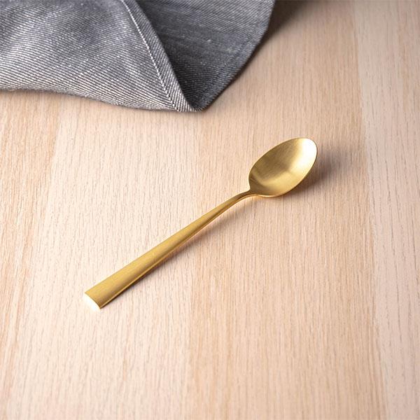 【レア新品！】クチポール正規品デュナマットゴールド　スプーン・フォーク　4セット Amazon | クチポール(Cutipol) DUNA/デュナ マットゴールド